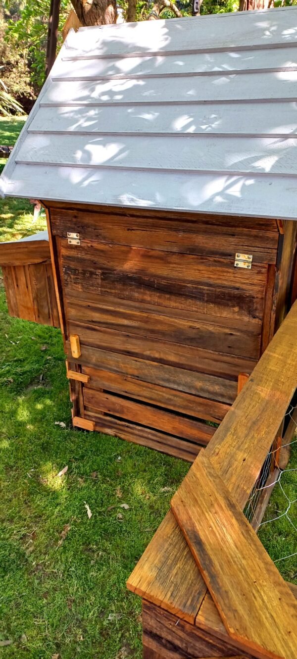 petite coop “charlotte” & xl run